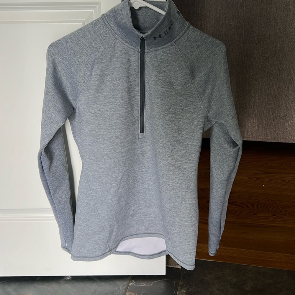 Quarter zip women’s athletic under armour. Size small.
